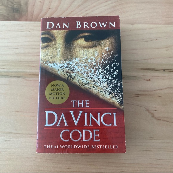 The Da Vinci Code by Dan Brown - Paperback Edition, Suspense, Mystery Novel - Picture 1 of 4